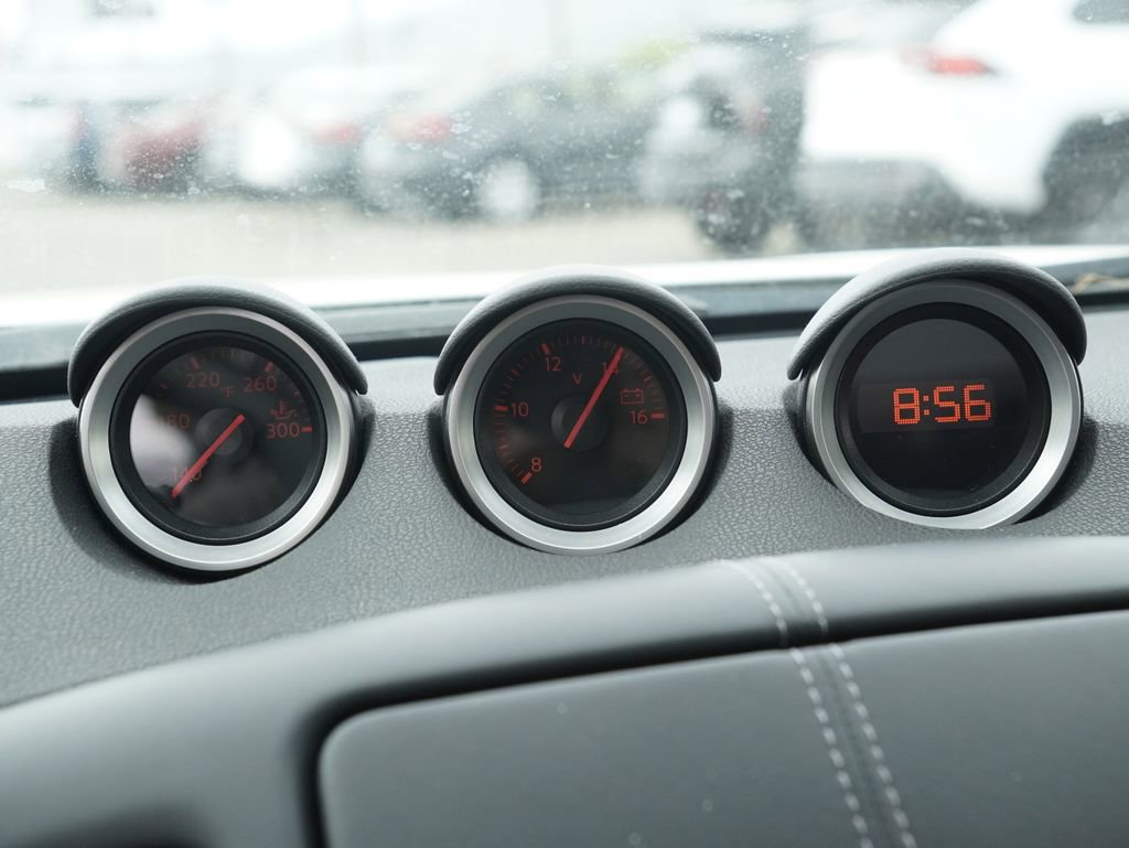 Used 2020 Nissan 370Z Coupe RWD image 11