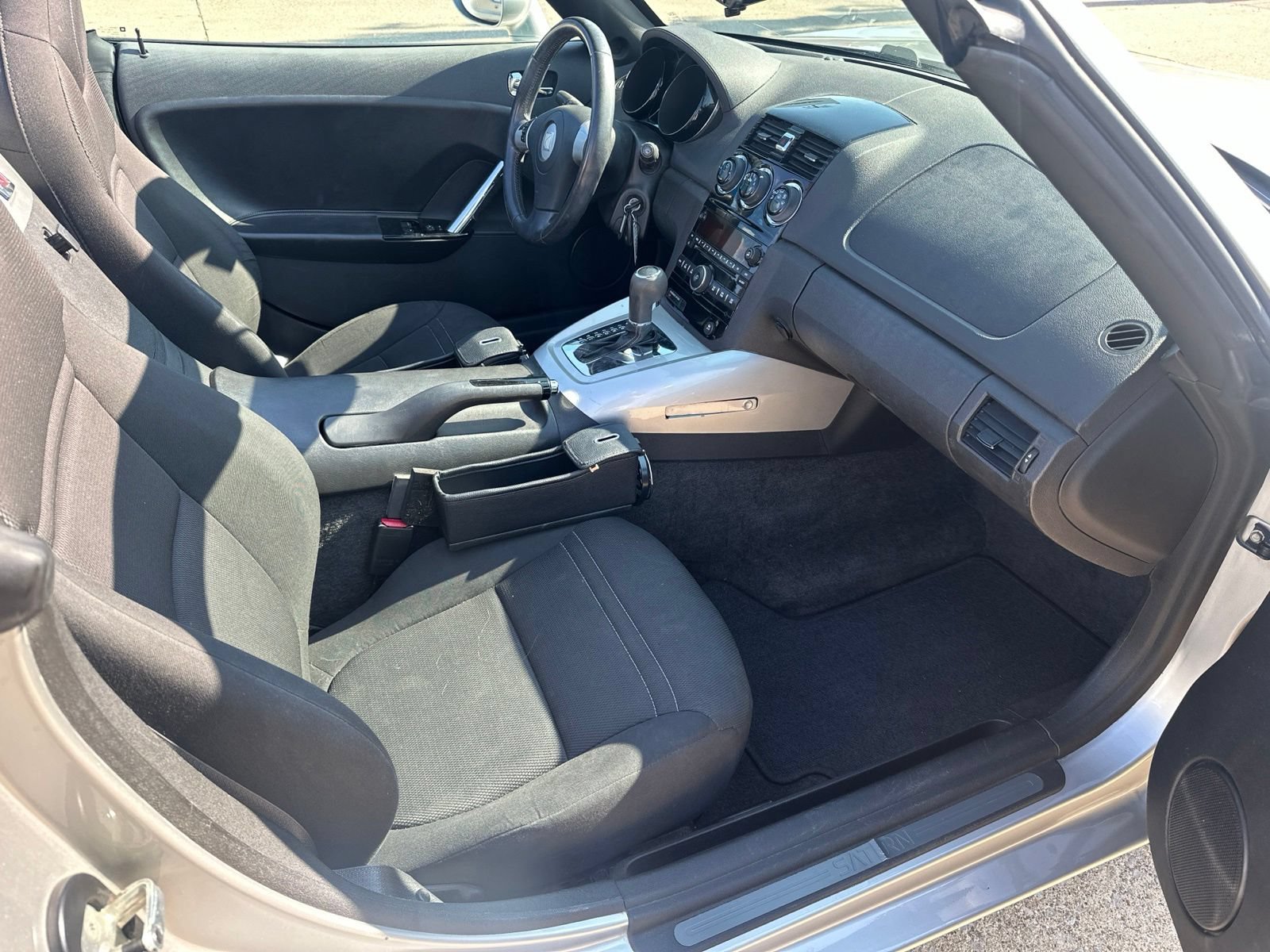 Used 2009 Saturn Sky RWD image 14