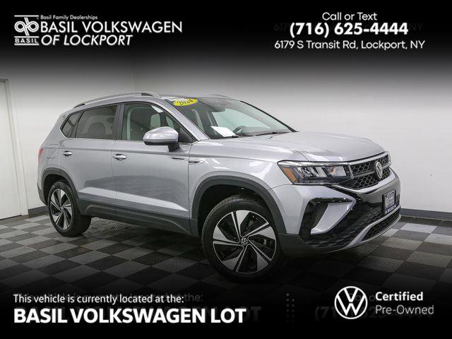 Certified 2024 Volkswagen Taos SE image 1