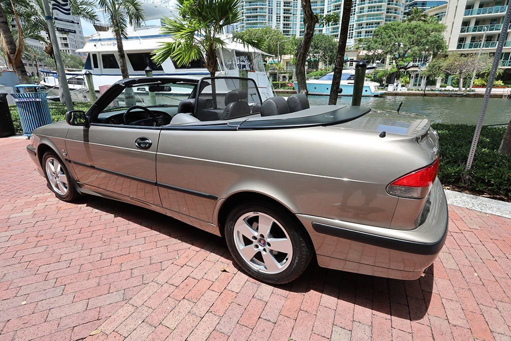 Used 2003 Saab 9-3 SE FWD image 4
