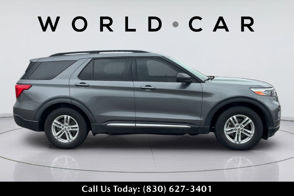 Used 2021 Ford Explorer XLT RWD image 4