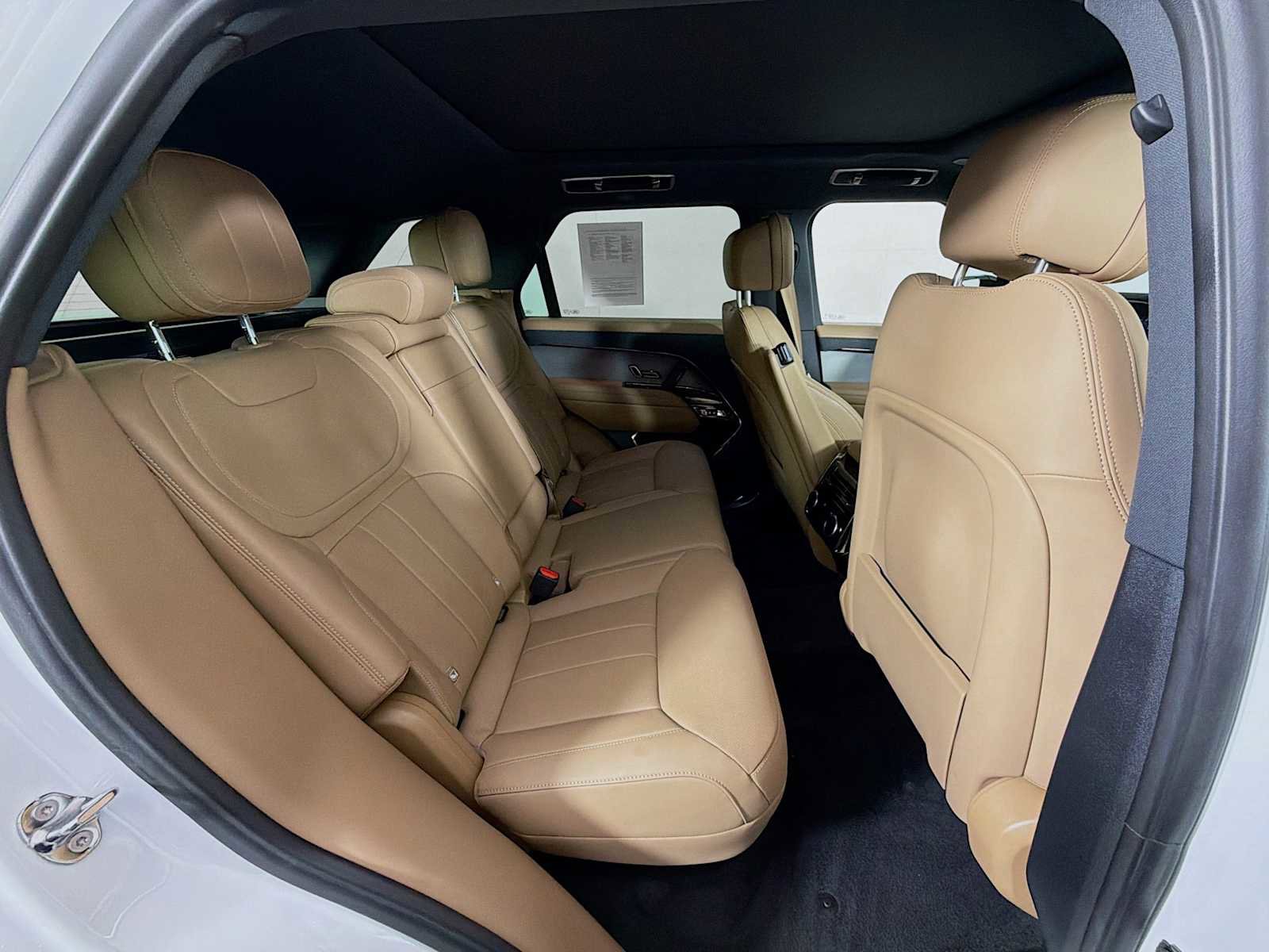 Used 2025 Land Rover Range Rover Sport SE image 28