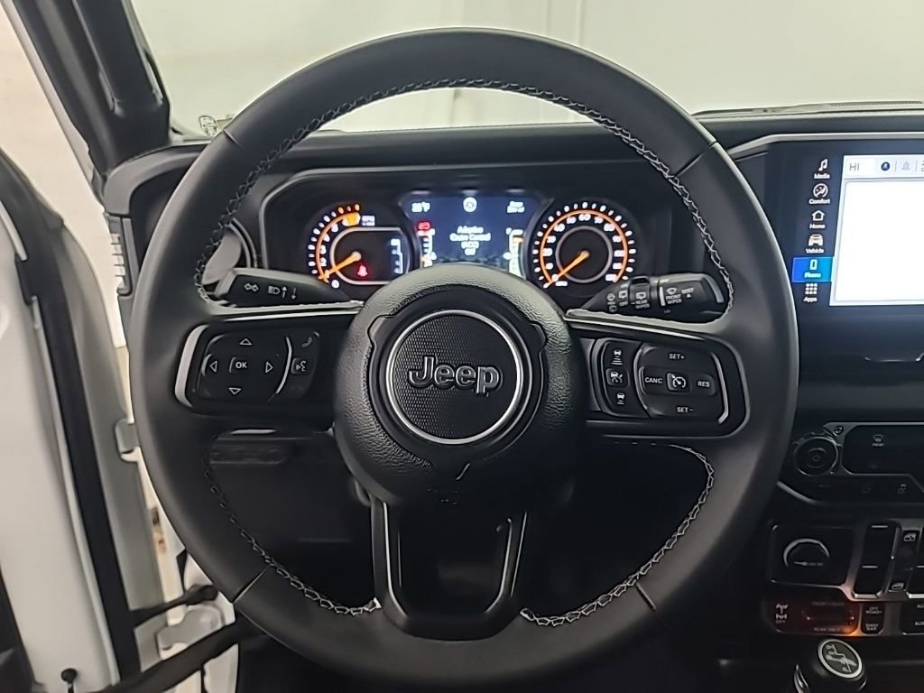 Used 2025 Jeep Wrangler Unlimited Rubicon AWD/4WD image 30