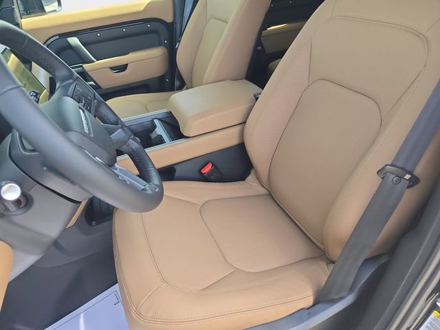 New 2026 Land Rover Defender 130 X-Dynamic SE image 12