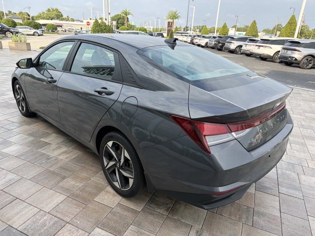 Used 2023 Hyundai Elantra SEL w/ Convenience Package FWD image 4
