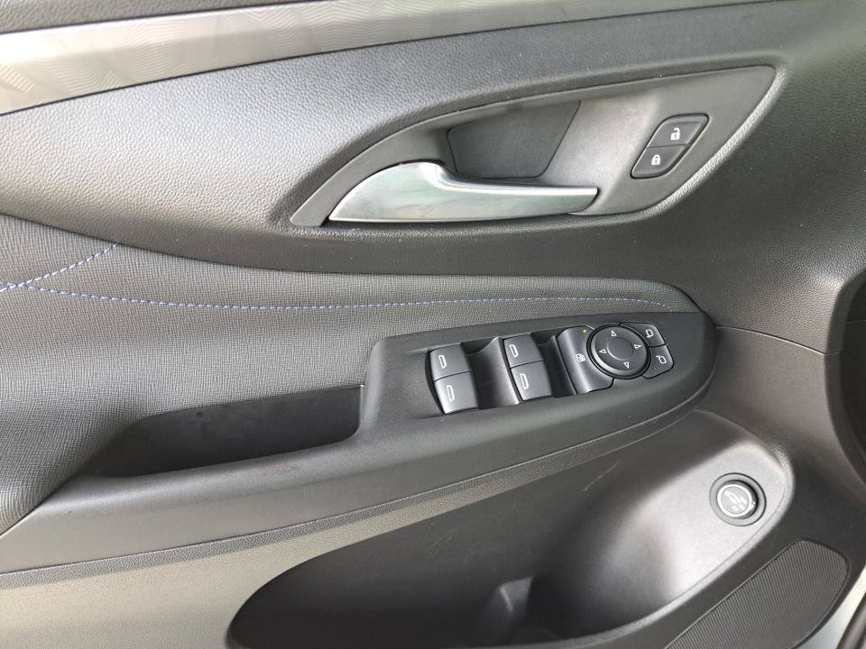 Used 2024 Buick Envista Sport Touring w/ Convenience I Package FWD image 32