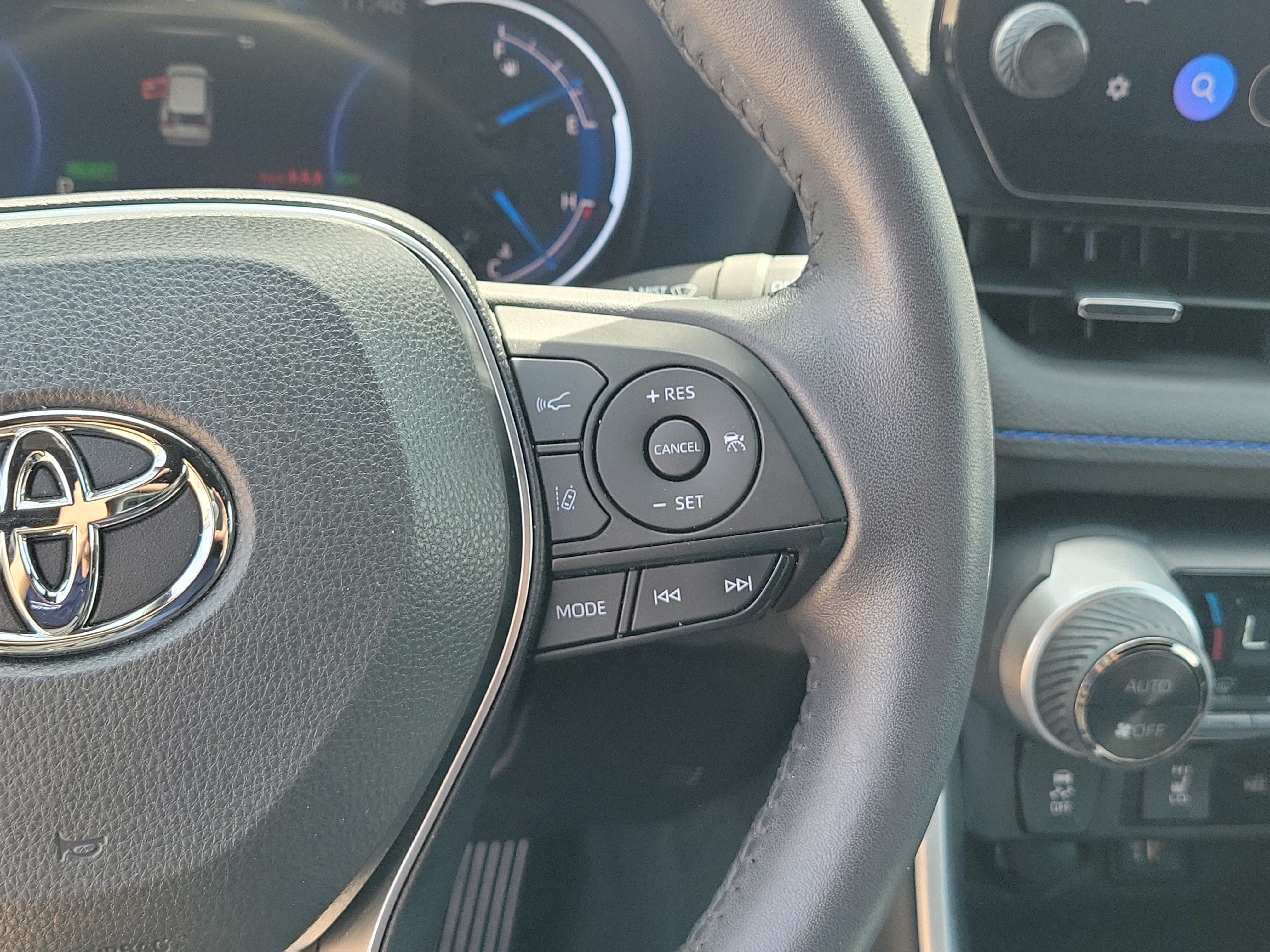 Used 2024 Toyota RAV4 XSE w/ Weather Package AWD/4WD image 21