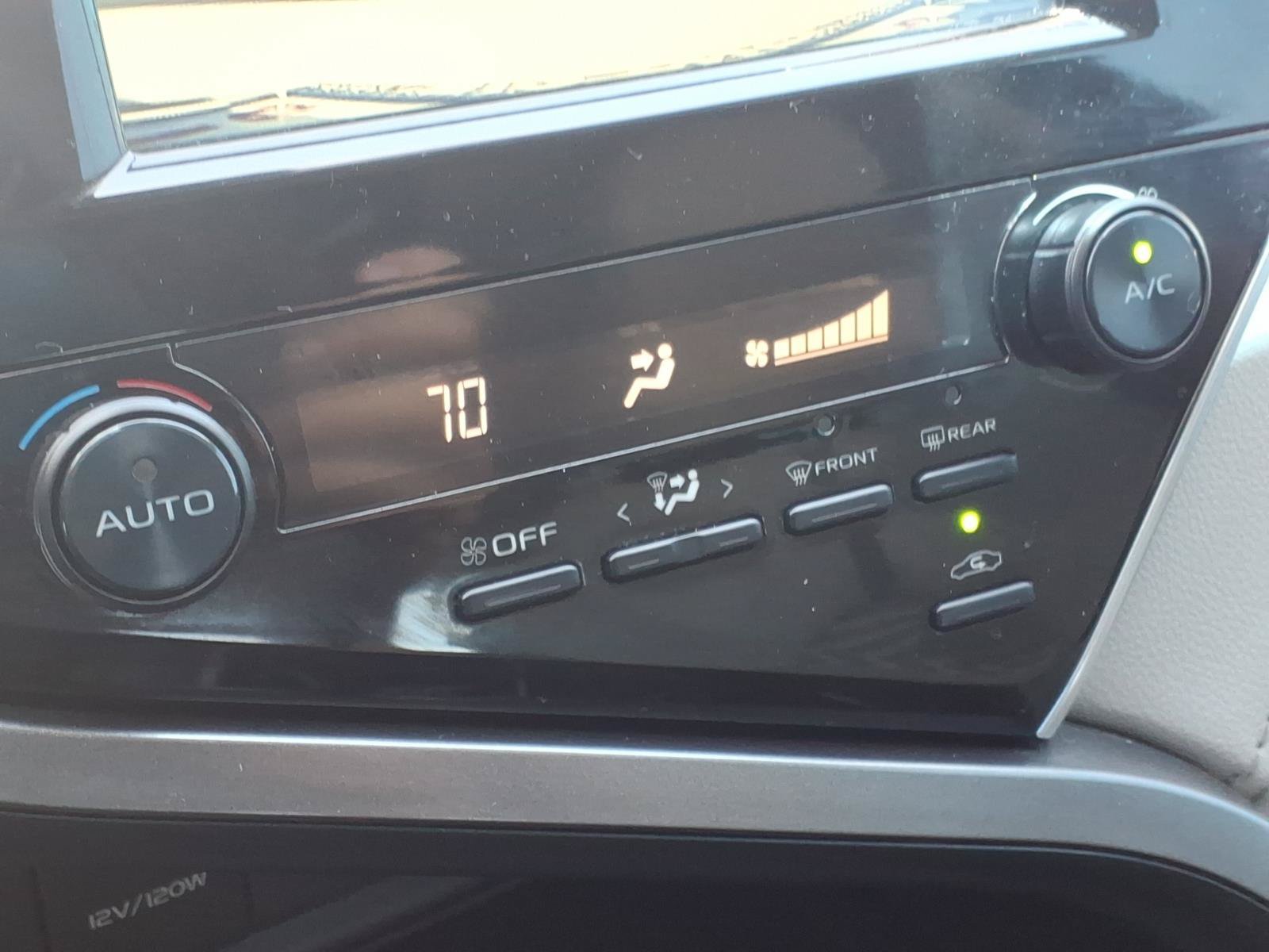Used 2018 Toyota Camry SE FWD image 18
