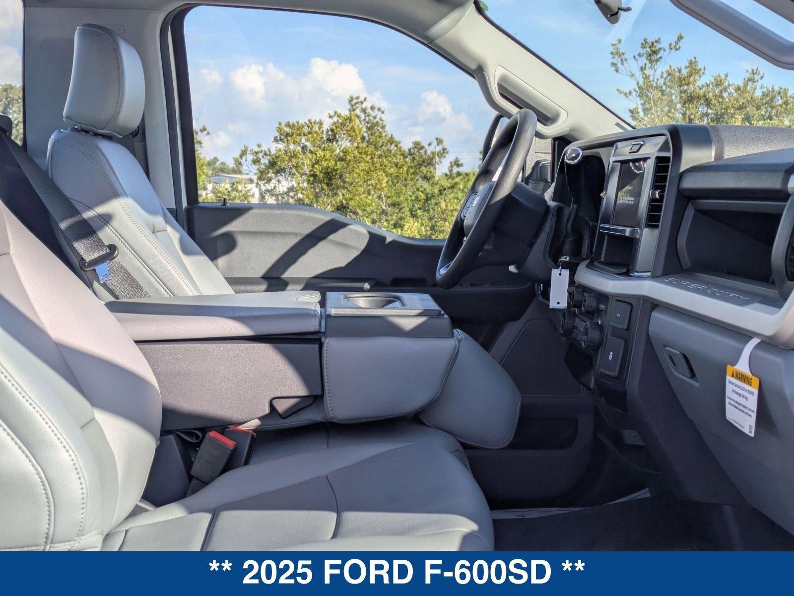 New 2025 Ford F600 4x4 Regular Cab Super Duty w/ XL Chrome Package image 14