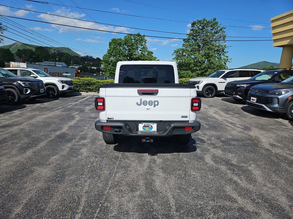 Used 2020 Jeep Gladiator Overland AWD/4WD image 4