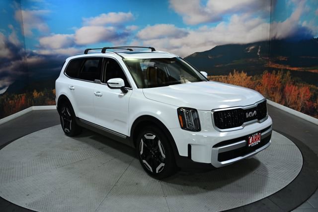 Used 2025 Kia Telluride EX w/ EX Captain's Chair Package video 2
