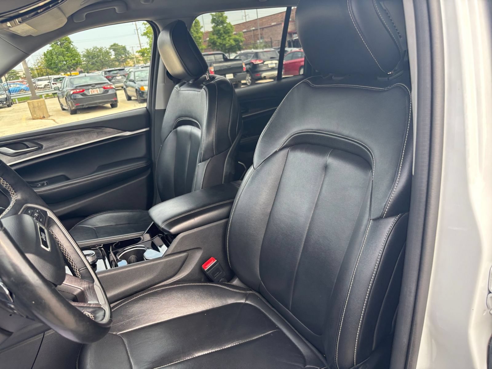 Used 2022 Jeep Grand Cherokee Limited AWD/4WD image 35