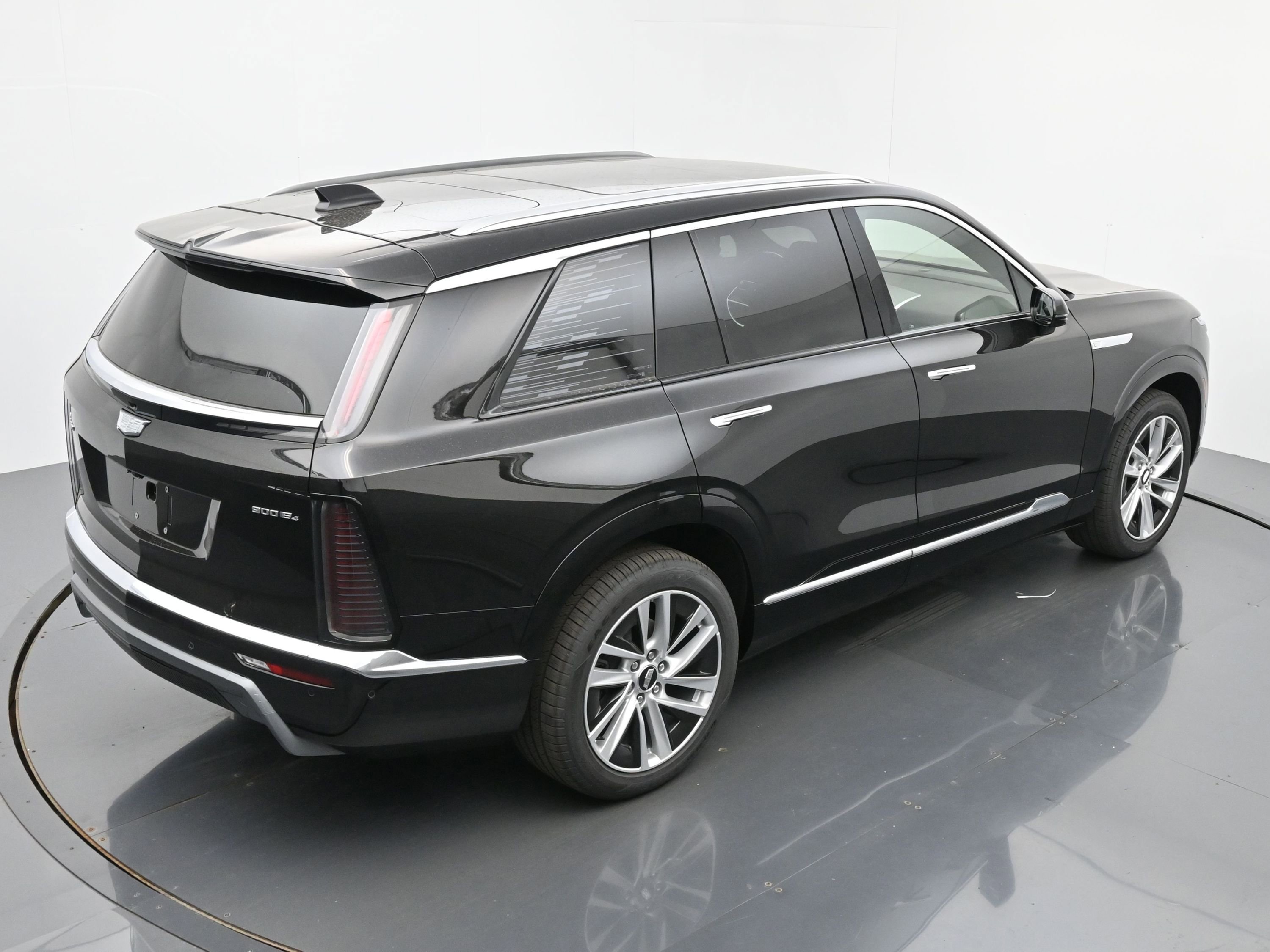 New 2026 Cadillac Vistiq Luxury w/ LPO, Floor Liner Package image 27