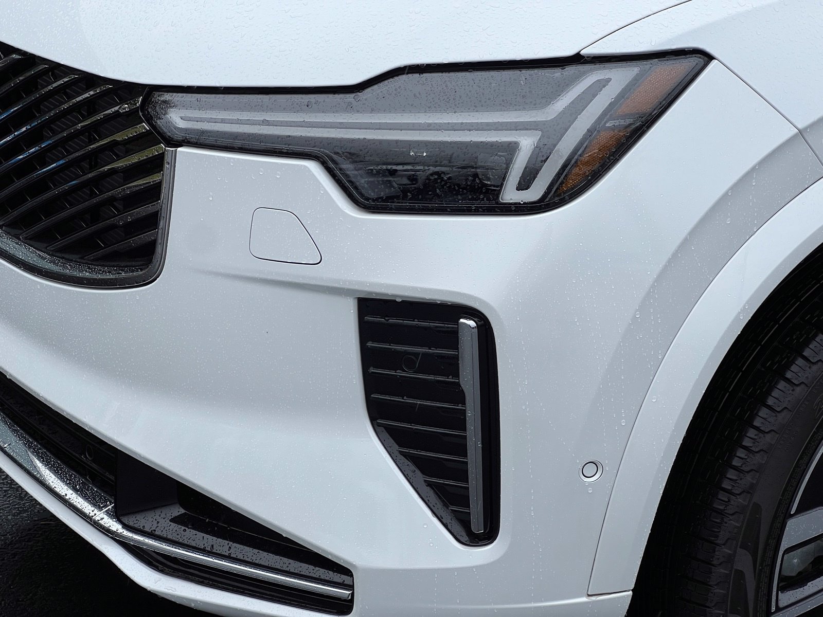 New 2026 Volvo XC90 T8 Plus w/ Protection Package Premier AWD/4WD image 11