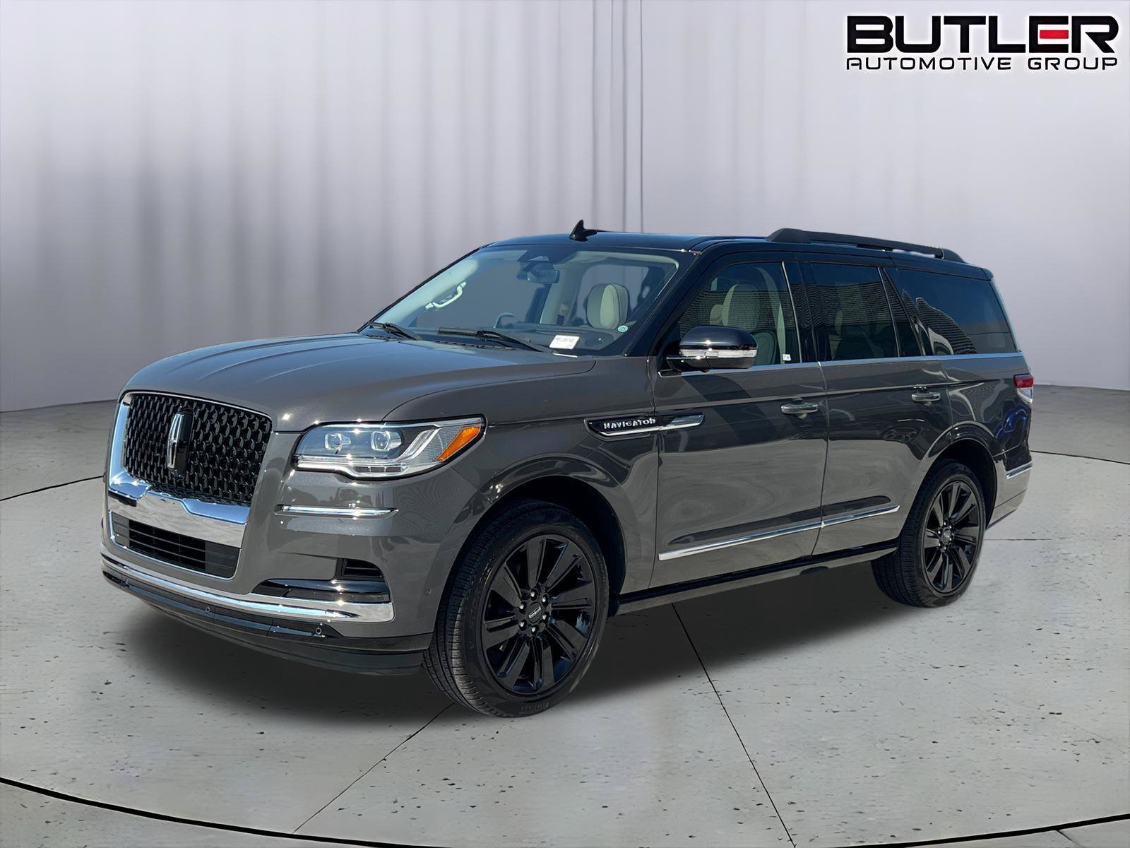 Used 2024 Lincoln Navigator Black Label AWD/4WD image 1