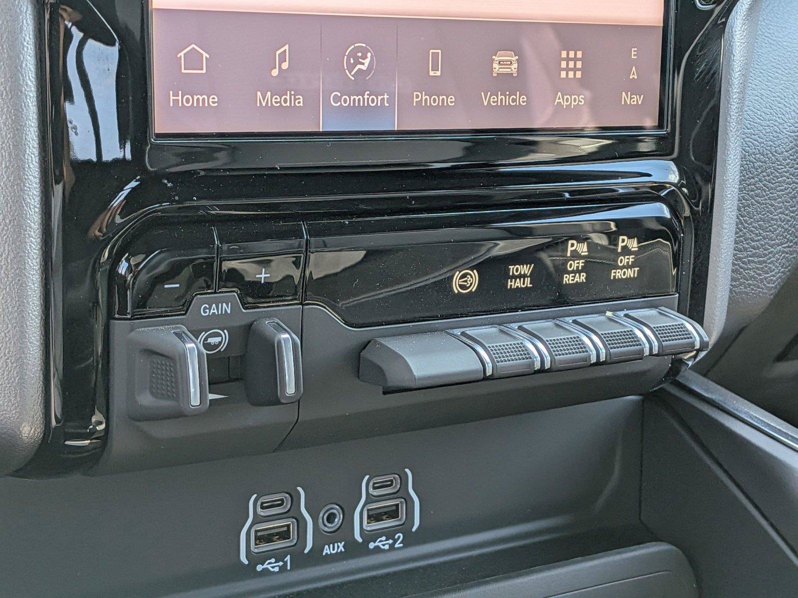New 2026 RAM 2500 Laramie w/ Night Edition AWD/4WD image 13