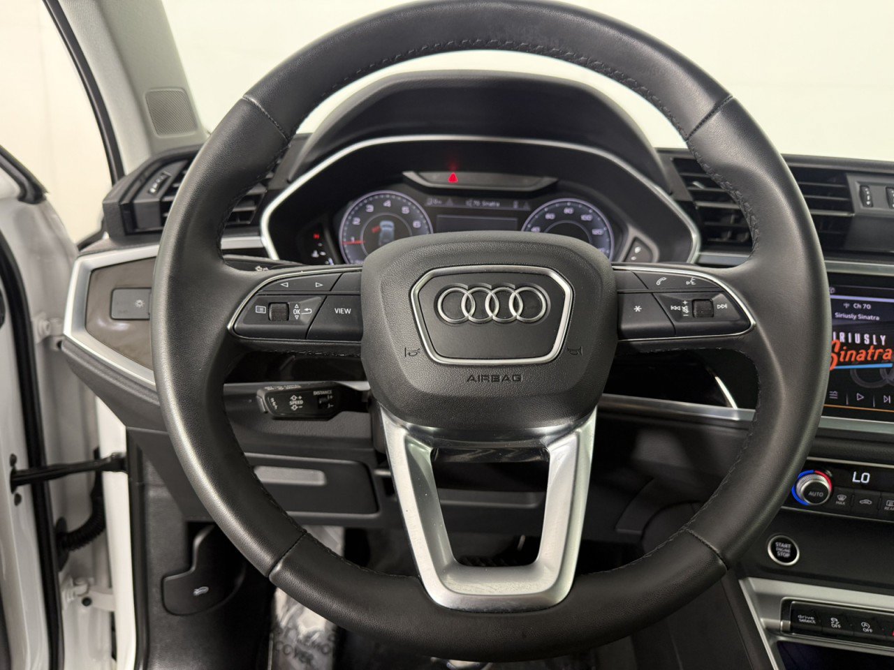 Used 2025 Audi Q3 2.0T Premium Plus w/ Premium Plus Package AWD/4WD image 24