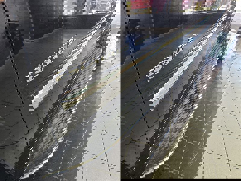 Used 2011 Cadillac Escalade ESV Luxury image 39