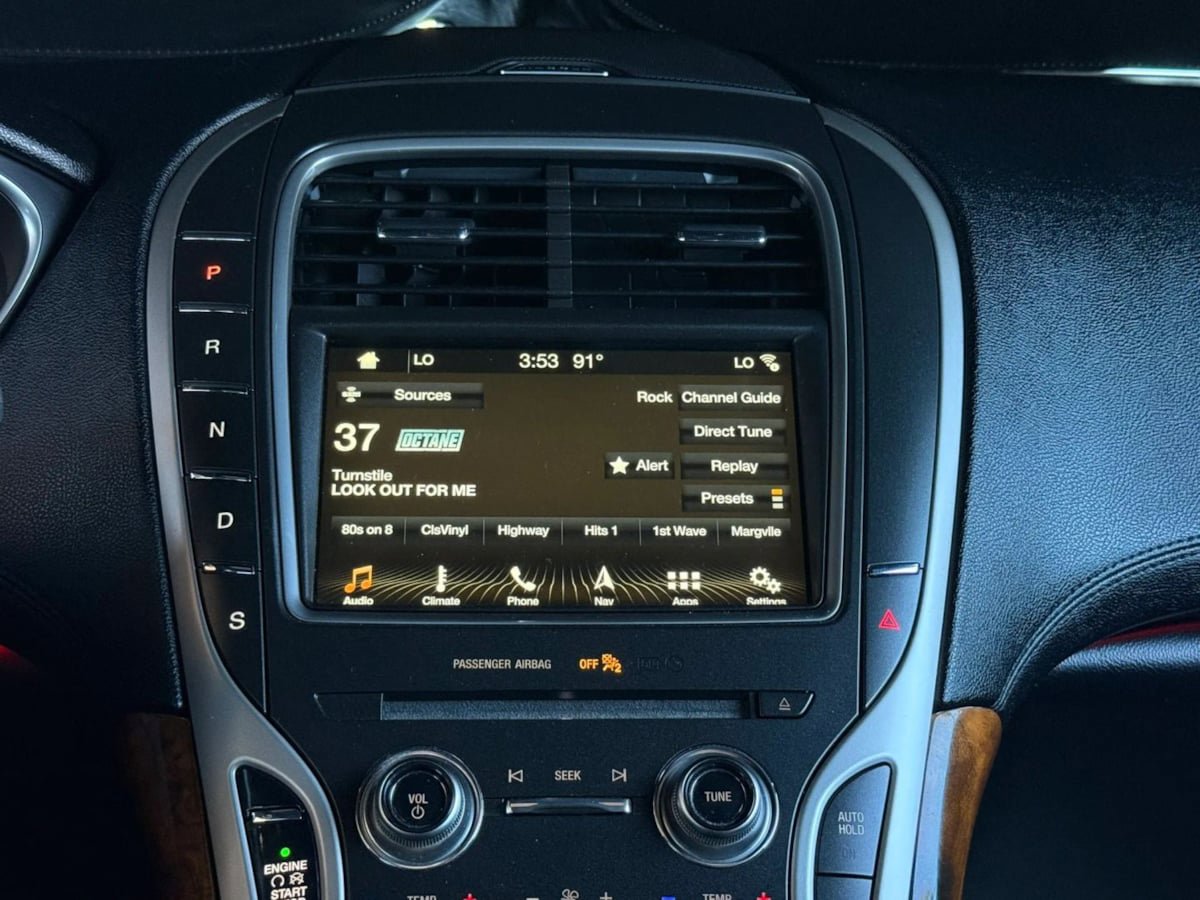 Used 2017 Lincoln MKX Reserve image 53