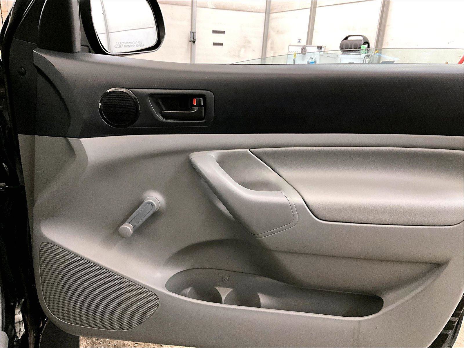 Used 2013 Toyota Tacoma 4x4 Regular Cab image 24