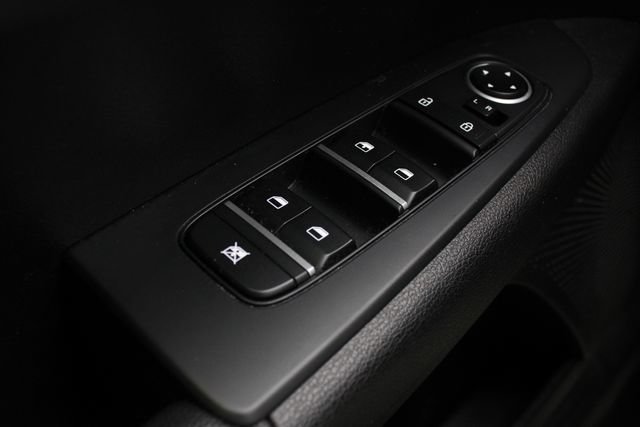 Used 2023 Kia Forte LXS w/ LXS Technology Package FWD image 7