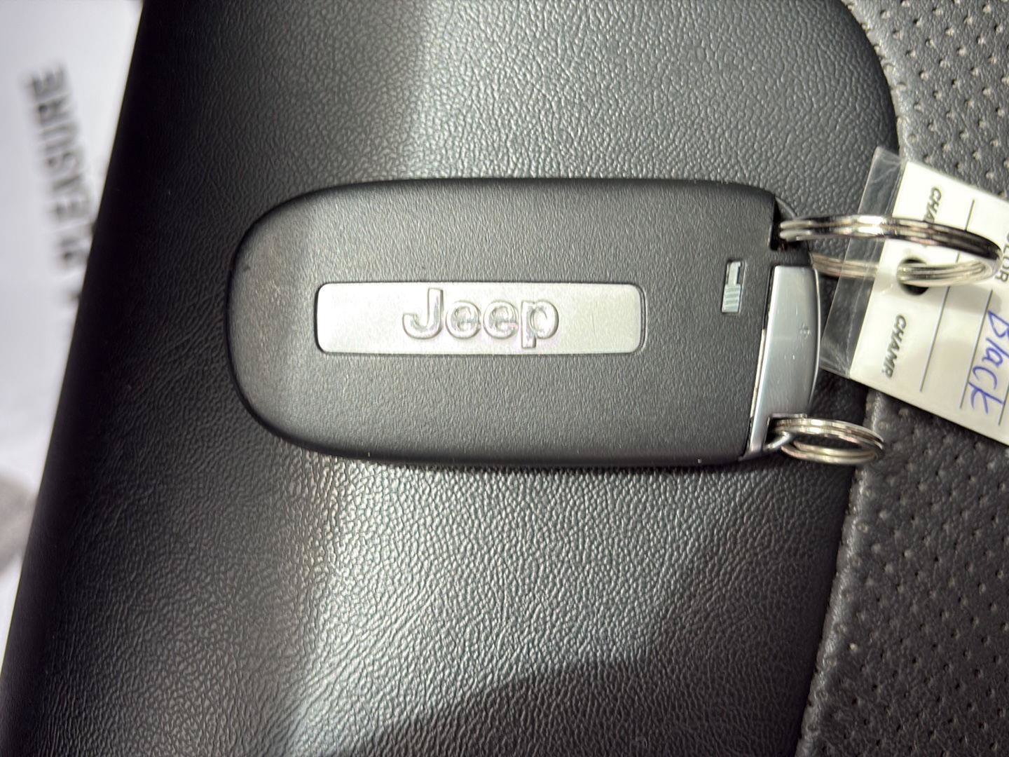Used 2022 Jeep Cherokee Latitude Lux w/ Sun & Sound Group AWD/4WD image 41