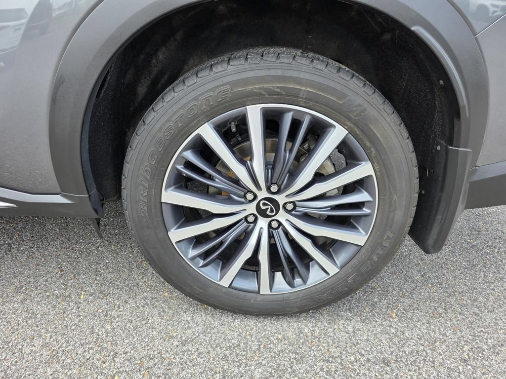 Used 2023 INFINITI QX60 Sensory w/ Vision Package AWD/4WD image 11