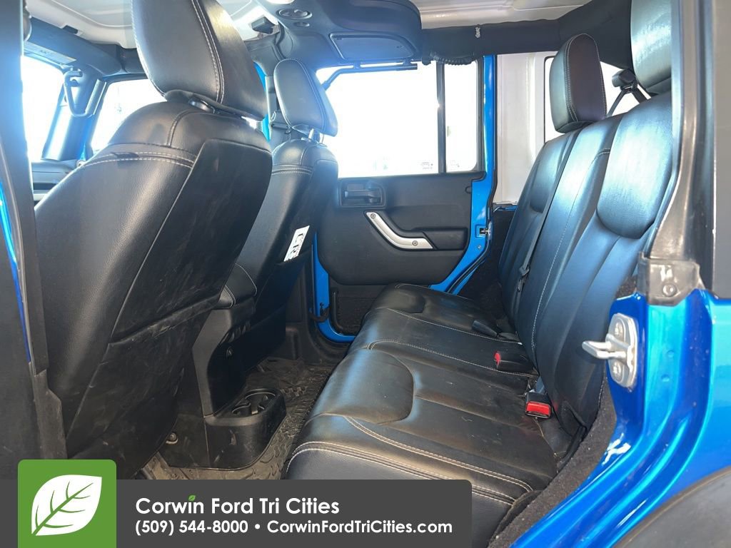 Used 2015 Jeep Wrangler Unlimited Rubicon AWD/4WD image 9