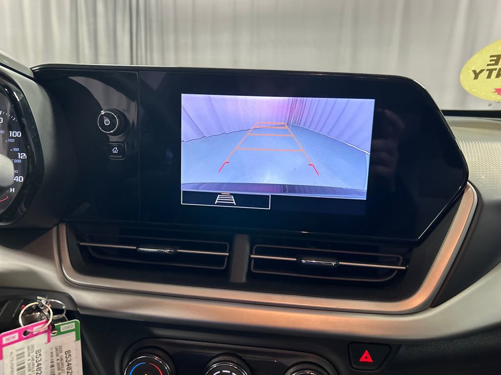 Used 2025 Chevrolet Trax LS FWD image 17
