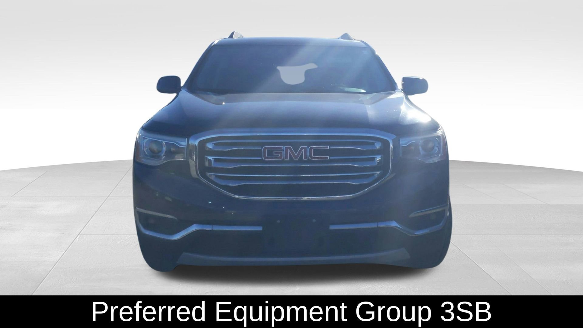 Used 2019 GMC Acadia SLE image 2