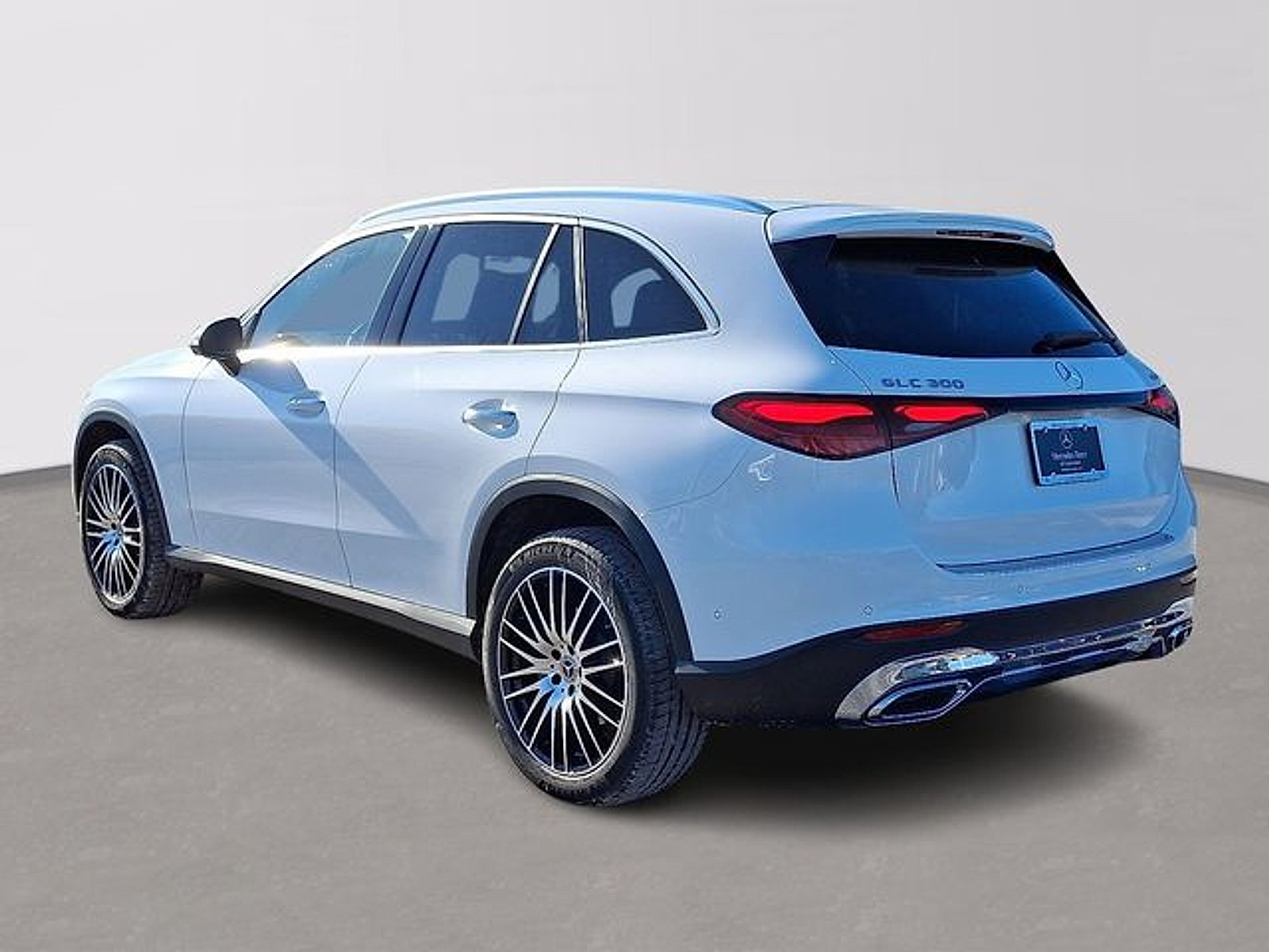 Used 2026 Mercedes-Benz GLC 300 4MATIC image 6