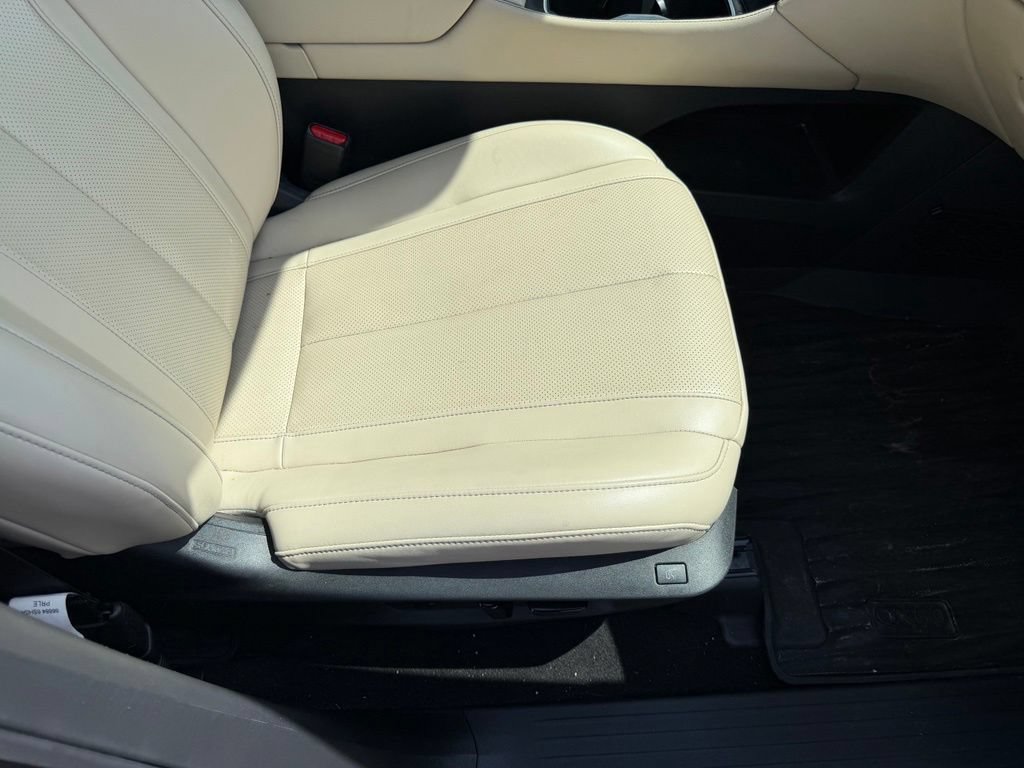 Used 2023 INFINITI QX60 Sensory w/ Vision Package FWD image 16