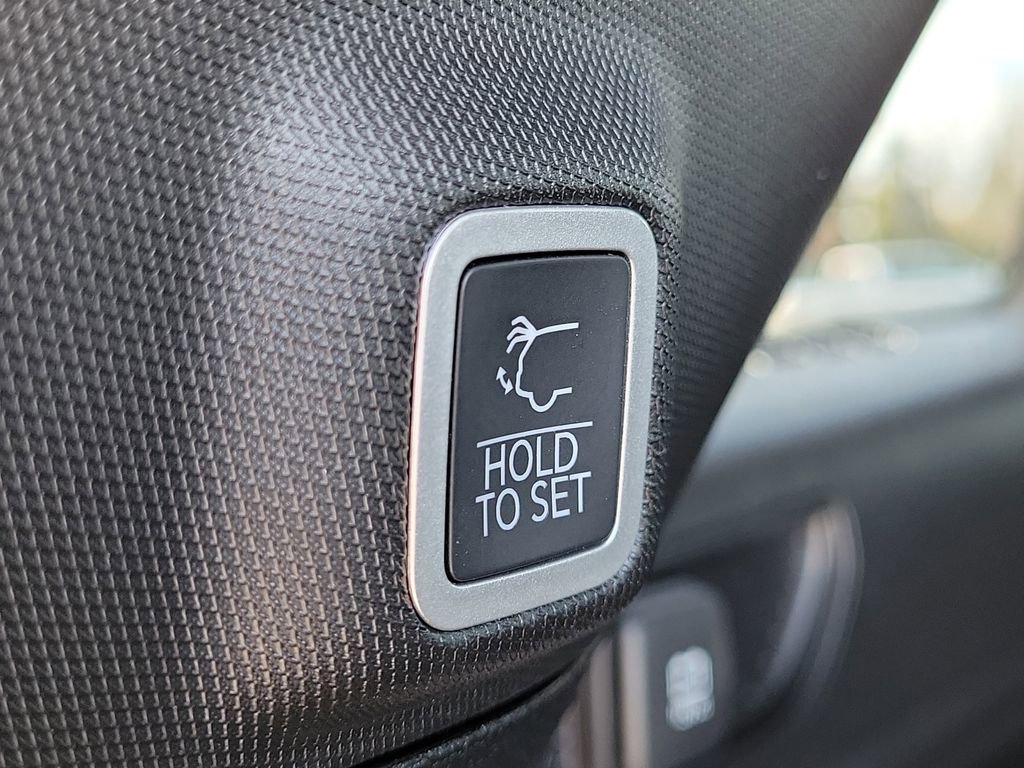 New 2025 Jeep Grand Cherokee Laredo X w/ Luxury Tech Group I image 11