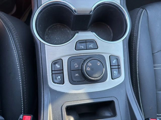 Used 2023 GMC Terrain Denali w/ Denali Premium Package AWD/4WD image 8