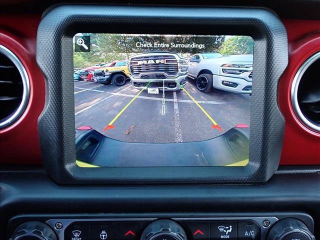Used 2023 Jeep Gladiator Rubicon w/ Cold Weather Group AWD/4WD image 15