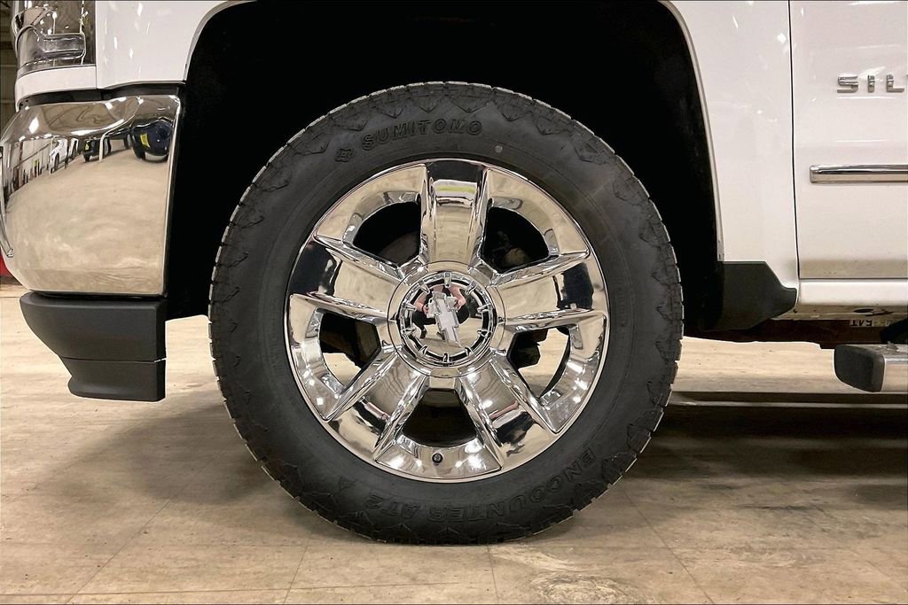 Used 2018 Chevrolet Silverado 1500 LTZ w/ Sport Package AWD/4WD image 9