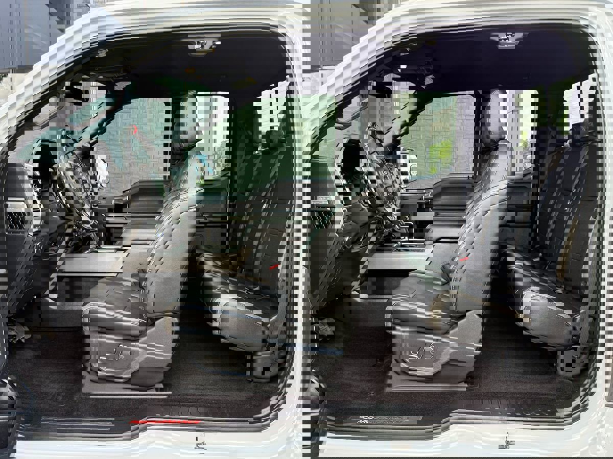 Used 2017 Ford F150 Raptor w/ Equipment Group 802A Luxury image 29