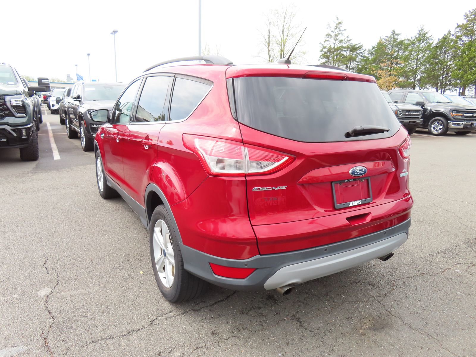 Used 2016 Ford Escape SE w/ Equipment Group 201A image 6