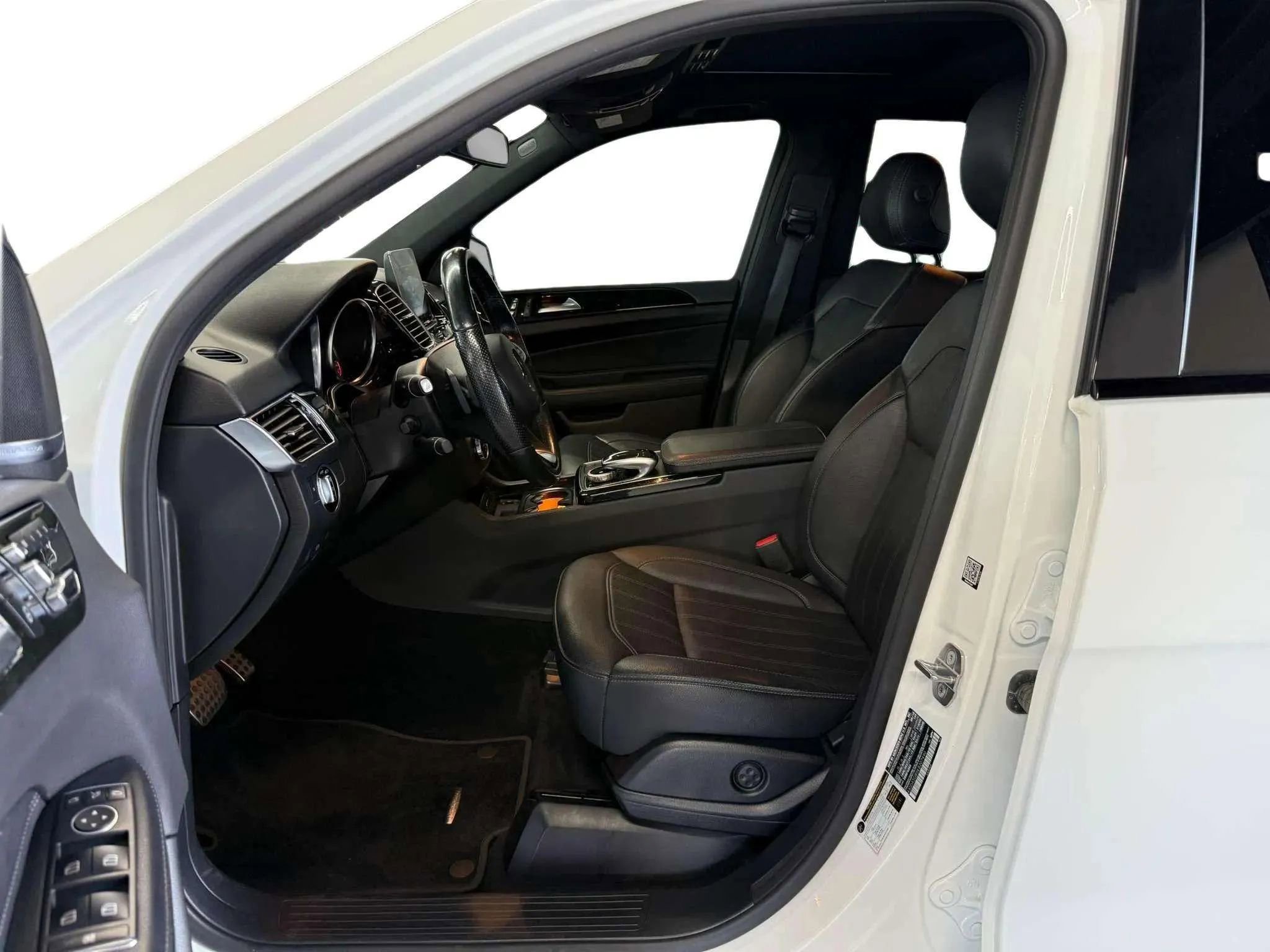 Used 2019 Mercedes-Benz GLE 400 4MATIC image 10