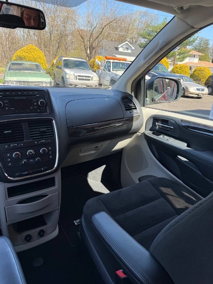 Used 2017 Dodge Grand Caravan SE w/ Power Window Group FWD image 15