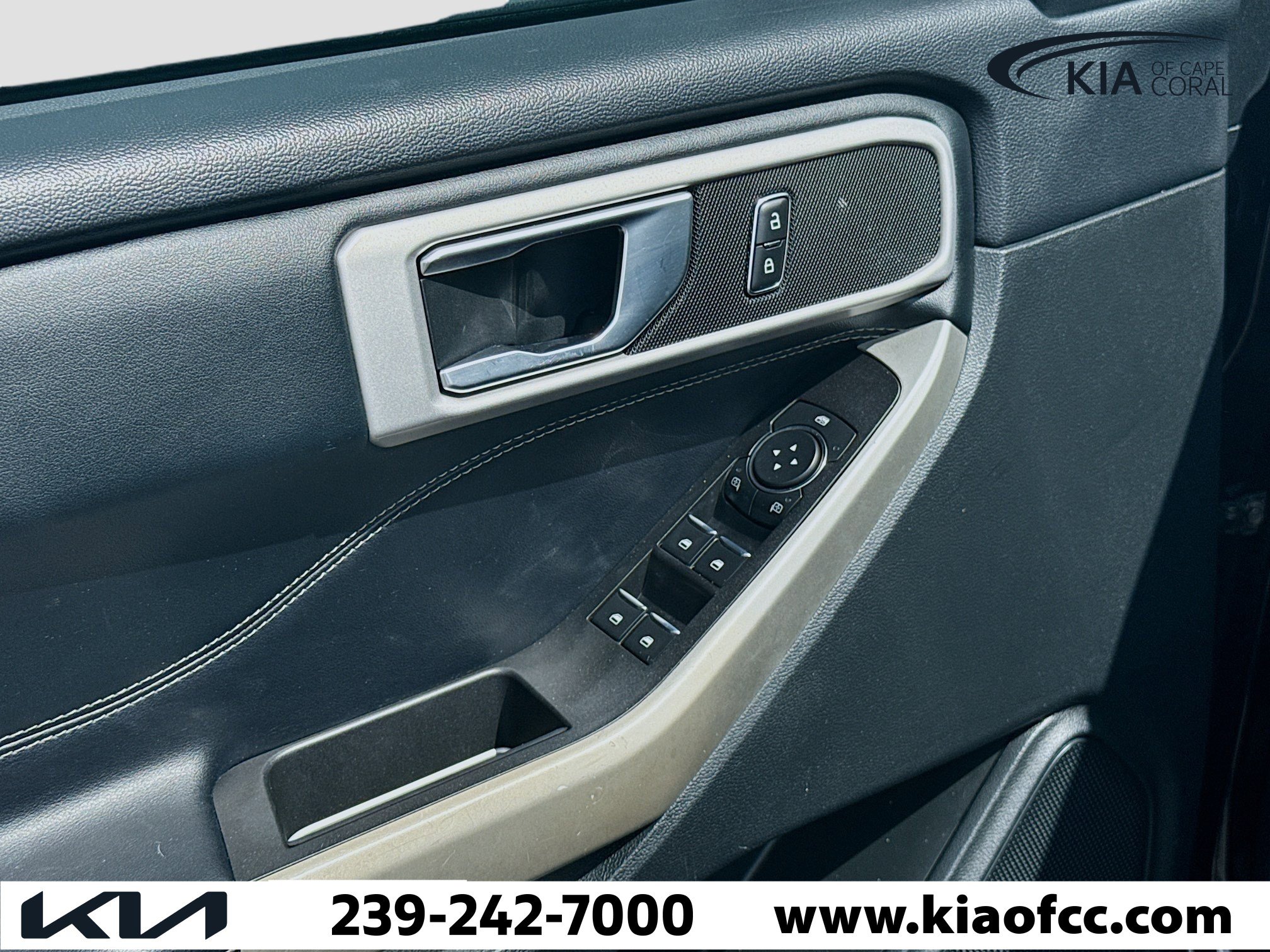 Used 2022 Ford Explorer XLT image 22