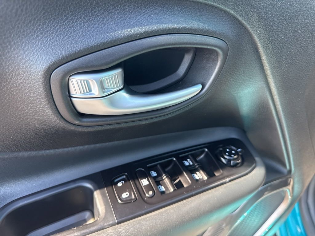 Used 2021 Jeep Renegade Limited image 22