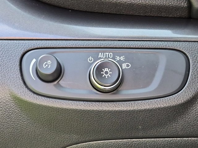 Used 2019 Buick Encore Preferred AWD/4WD image 17