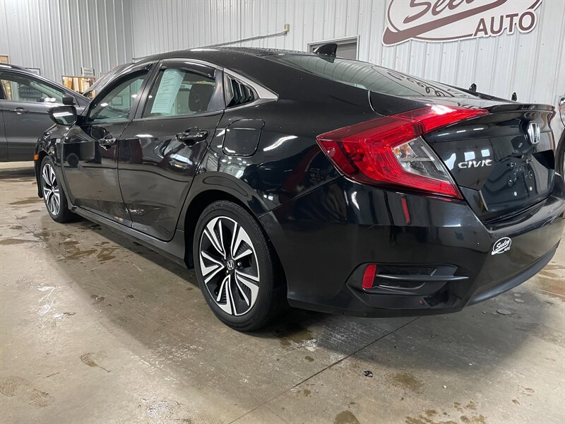 Used 2017 Honda Civic EX-T image 3