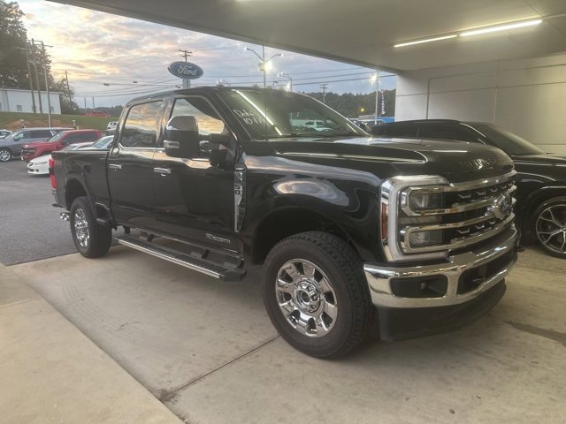 Used 2025 Ford F250 Lariat w/ Chrome Package image 1