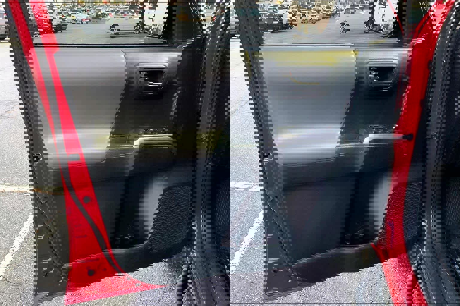 Used 2018 Toyota Tacoma SR5 image 20