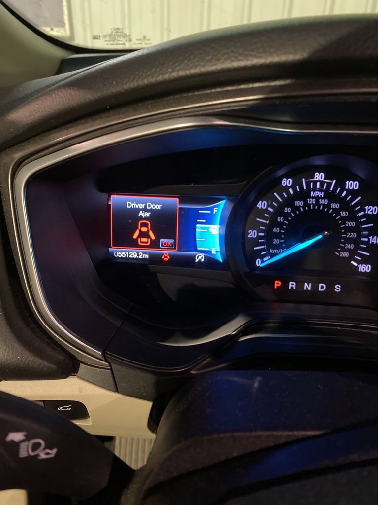 Used 2019 Ford Fusion SE FWD image 20