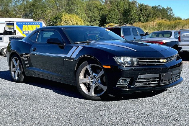 Used 2015 Chevrolet Camaro SS RWD image 2