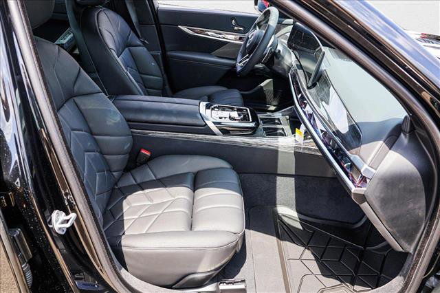 New 2025 BMW 760i xDrive image 26