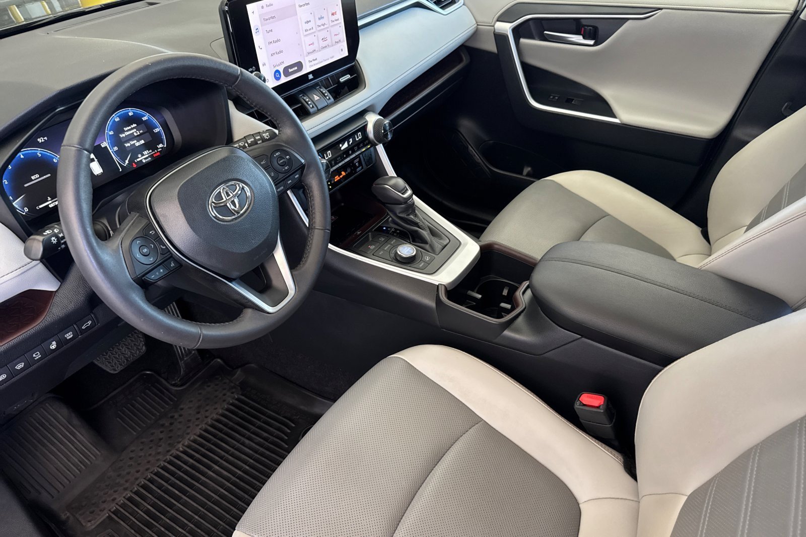 Certified 2023 Toyota RAV4 Limited AWD/4WD image 9